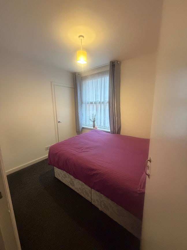 Two Double Bedrooms Available 2 Rent High Wycombe Main Photo