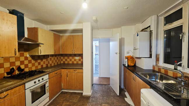  Lovely  DBL  Room@E15/Stratford Main Photo
