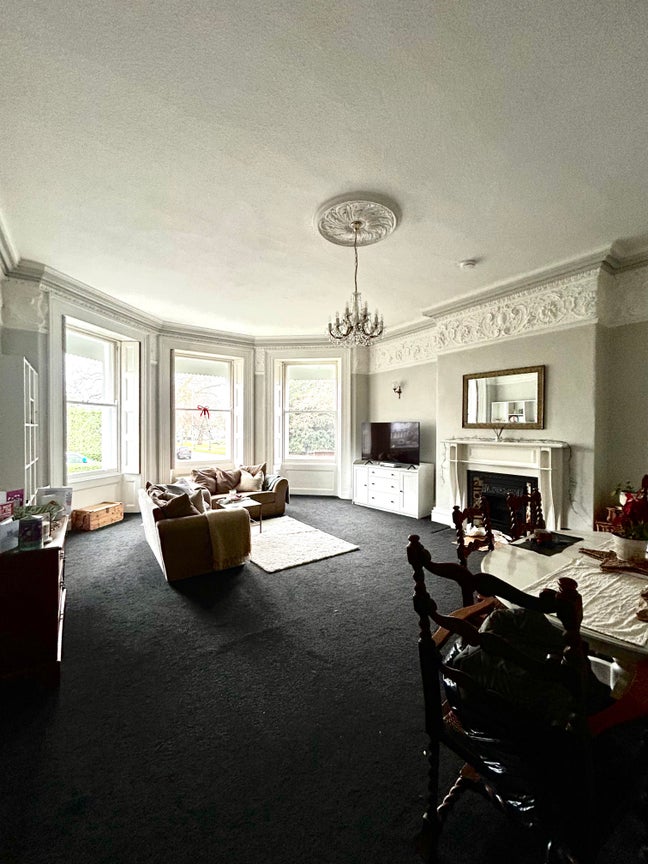Stunning Apartment in Leafy Pittville Main Photo