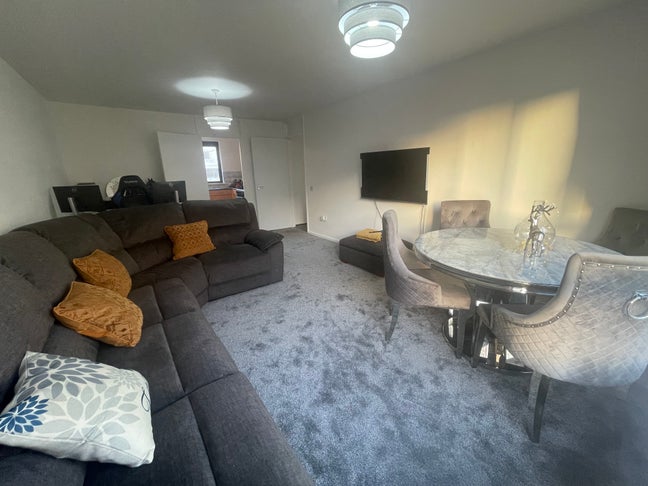 Peaceful Living in TW7 -  Double Room Main Photo