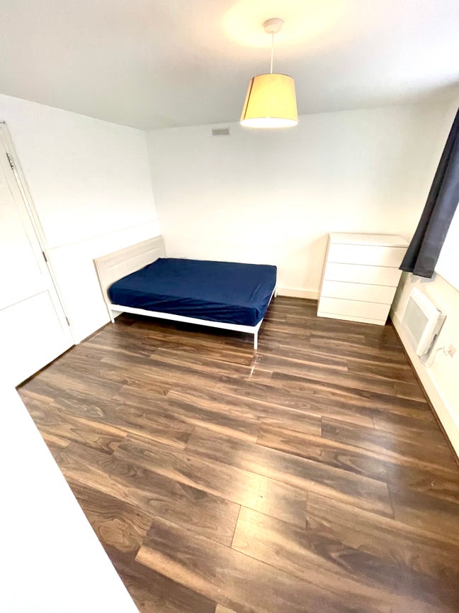 Massive Double Room For Couple Available Now Main Photo