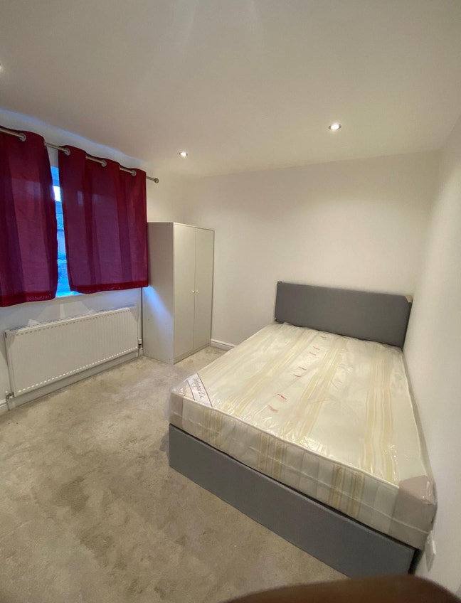 Clean Lovely Furnished Double Room to Let Main Photo