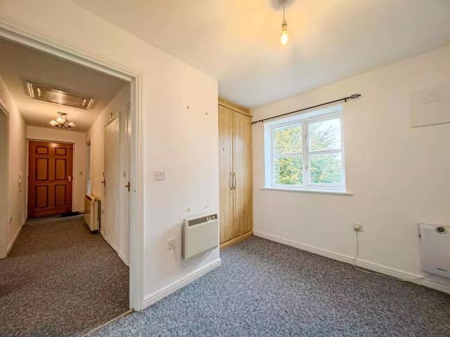 Bright Double Room + Bills in Friendly Flatshare Main Photo