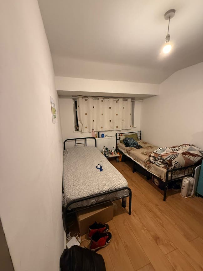 Room available for boy in sharing Main Photo