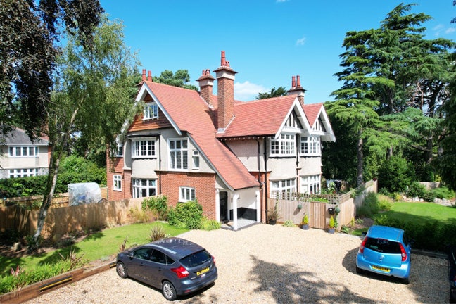 Mon - Fri: Double En-suite in Westbourne  Main Photo