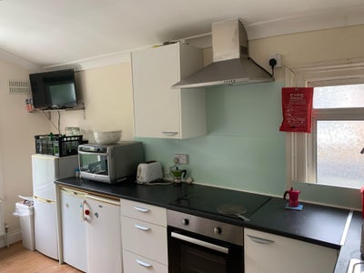 Short let - a double room to rent in N5 Highbury Main Photo