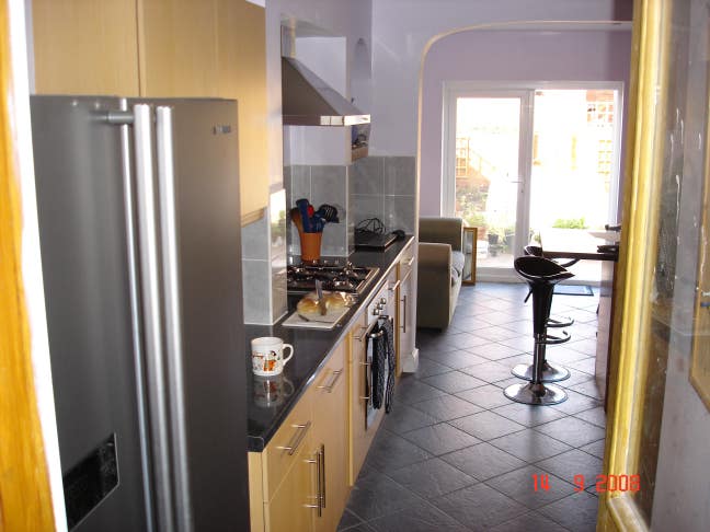 Large double room in comfortable Exeter house Main Photo