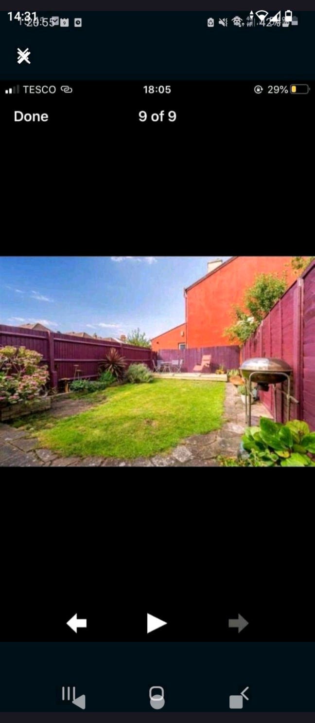 Spacious Double room on ground floor of house- Main Photo