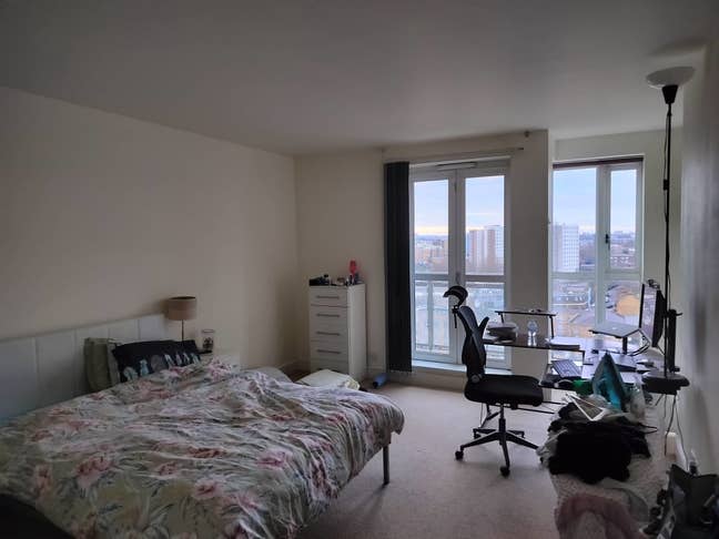 Spacious Ensuite available in Riverside Appartment Main Photo