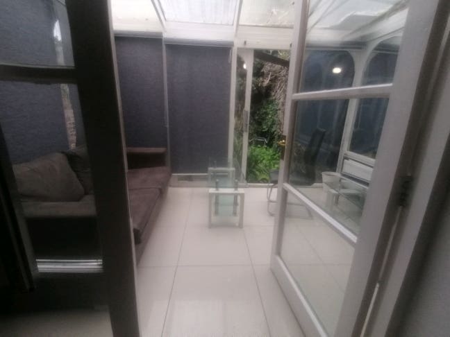 Double Room Ealing Broadway  Main Photo