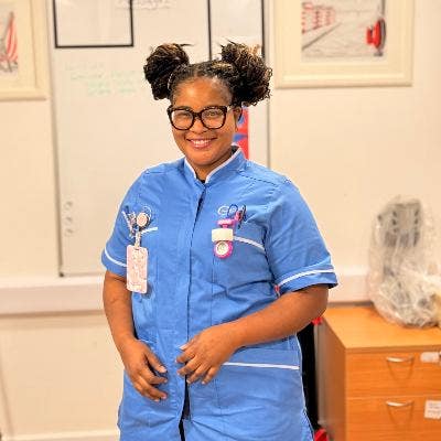 Professional Female seeks a single or double room Main Photo