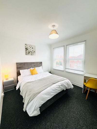 3 Rooms 2 Bathrooms Whole House for a Group/Family Main Photo