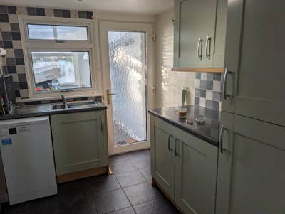 Two double rooms in village near Sleaford. Main Photo