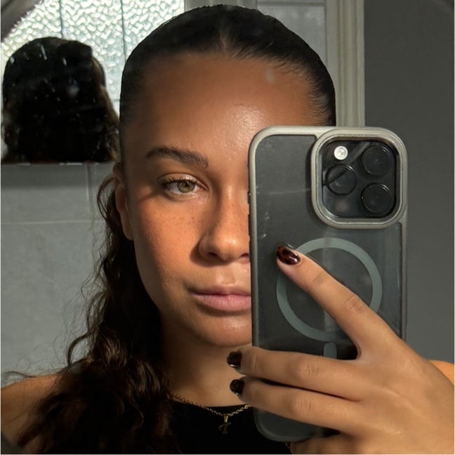 25 y/o professional seeking new place. Main Photo