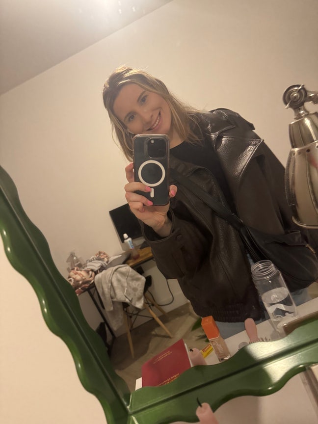 Looking for a room in a social house! Main Photo