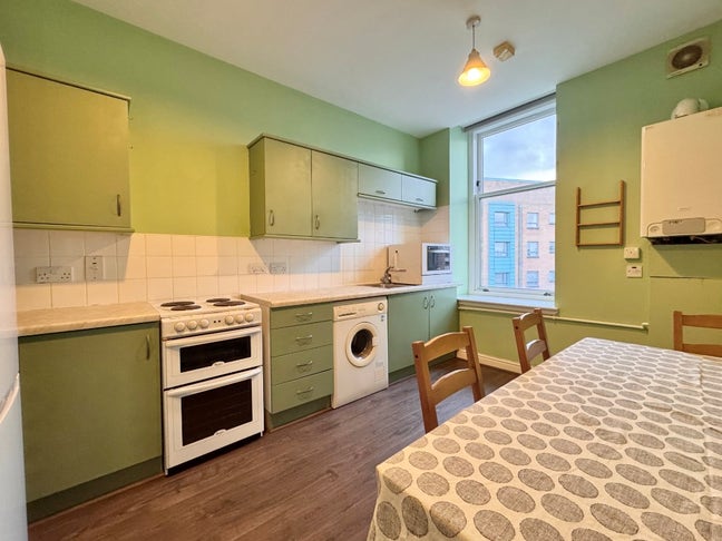 Affordable 2 bedroom in the heart of Maryhill Main Photo