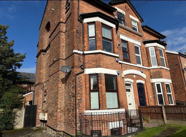 Double Room Available from March in West Didsbury Main Photo