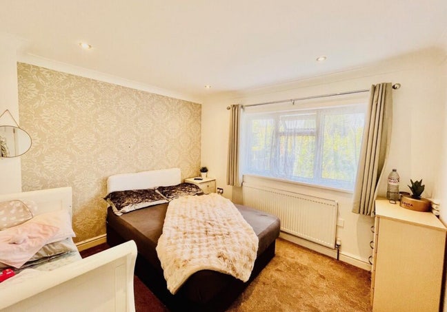Luxury house in the heart of North Watford Main Photo