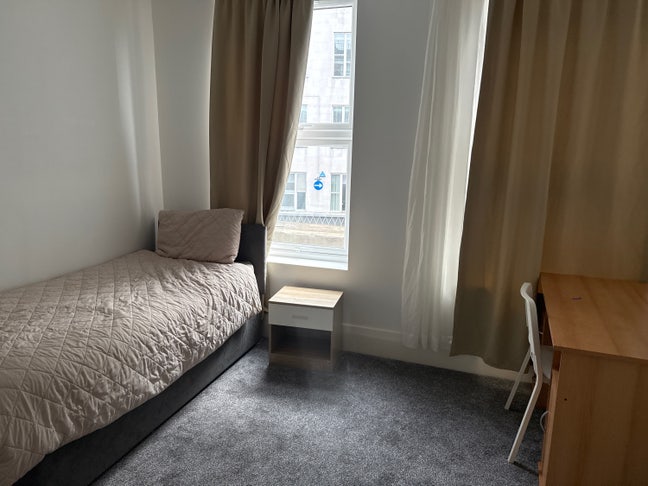 Room to rent  Main Photo