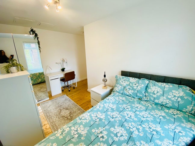 Withington Location - 6 Bed House Main Photo