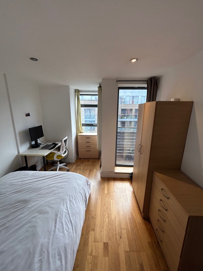 Spacious Double Room Limehouse Main Photo
