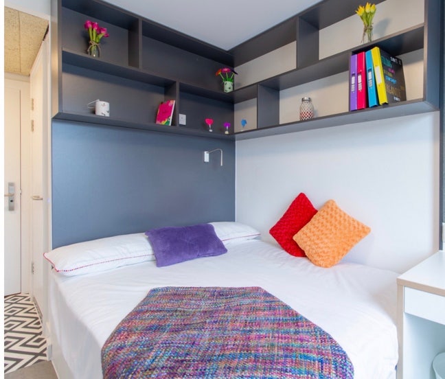 En-suite Room Available  Main Photo