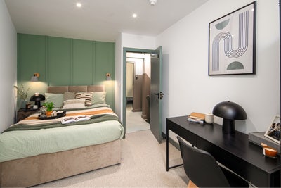 New Ensuite Rooms | Bury | All Bills |2 Weeks Free Main Photo