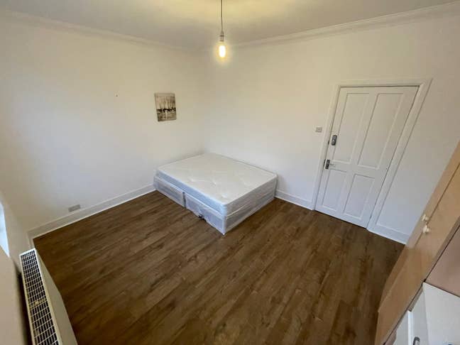 All Bills Included-Fully Furnished-Near Station Main Photo