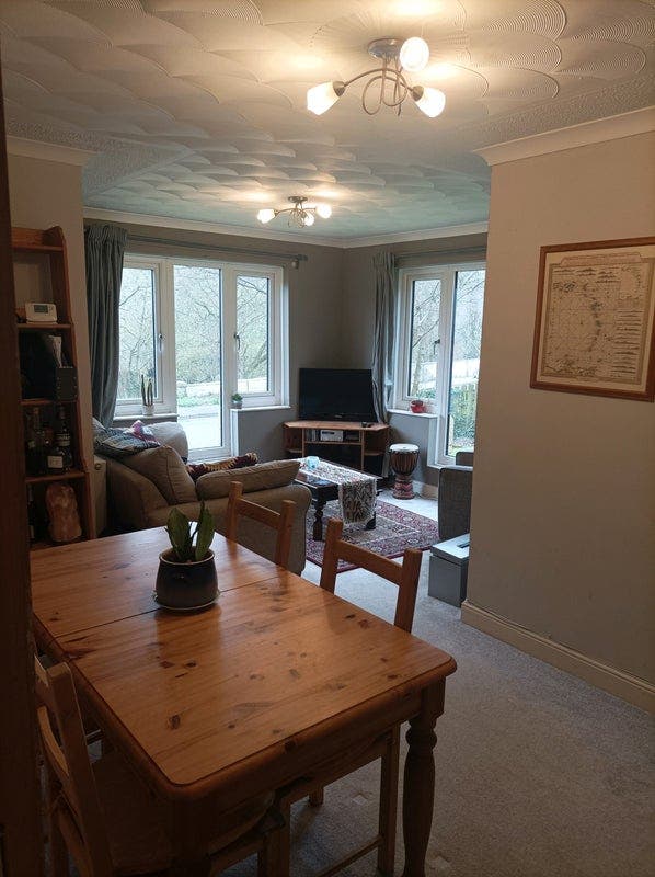 Room Available- West End Main Photo