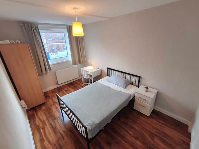 Large Double Room  For Clean & Tidy Person Main Photo