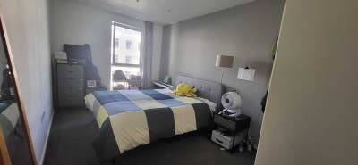 1 ensuite room in a 2bed 2bath shared modern flat Main Photo