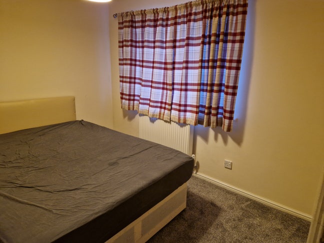 A Double Bed Room available for immediate move in Main Photo