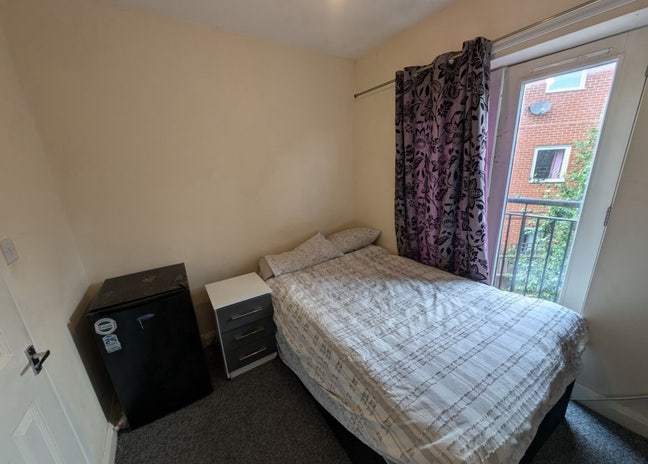 Lovely En-suite Room - All Inclusive!!! Main Photo