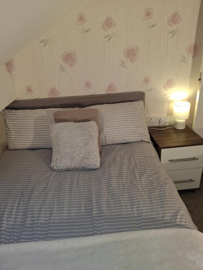 Luxury Room (All bills included) Main Photo