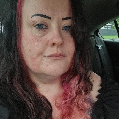 Looking for houseshare for 2 people and one pet Main Photo