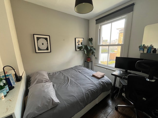 Room Available in 3 Bed N16 Victorian House Main Photo