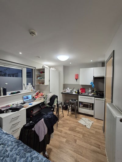 Beautiful studio available at John Bell House Main Photo