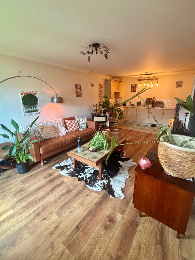 Double Room w/ Free Parking Near Tram & Canal Main Photo