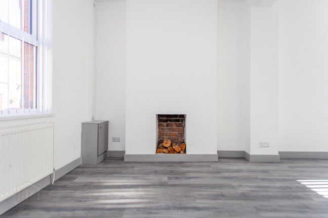 Room Share Available – Short-Term Stay only  Main Photo