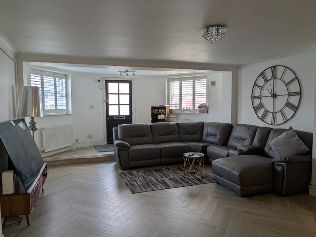 ⭐Modern En-Suite Room on Carlton Crescent Road ⭐ Main Photo