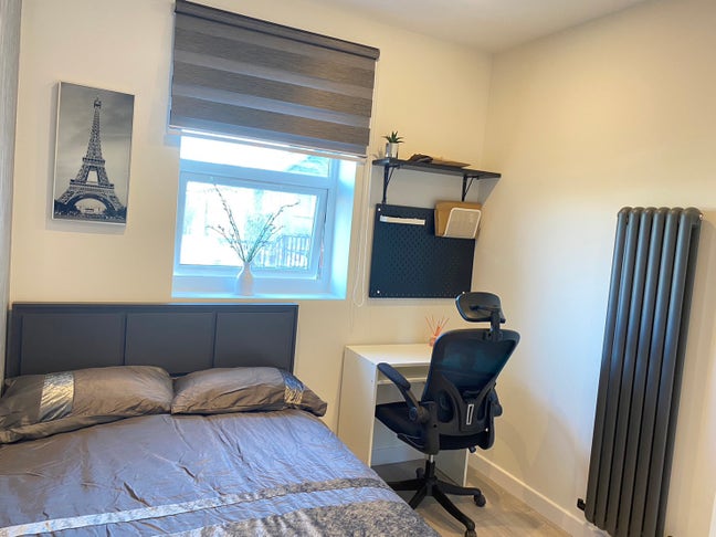 Modern large ensuite rooms Main Photo