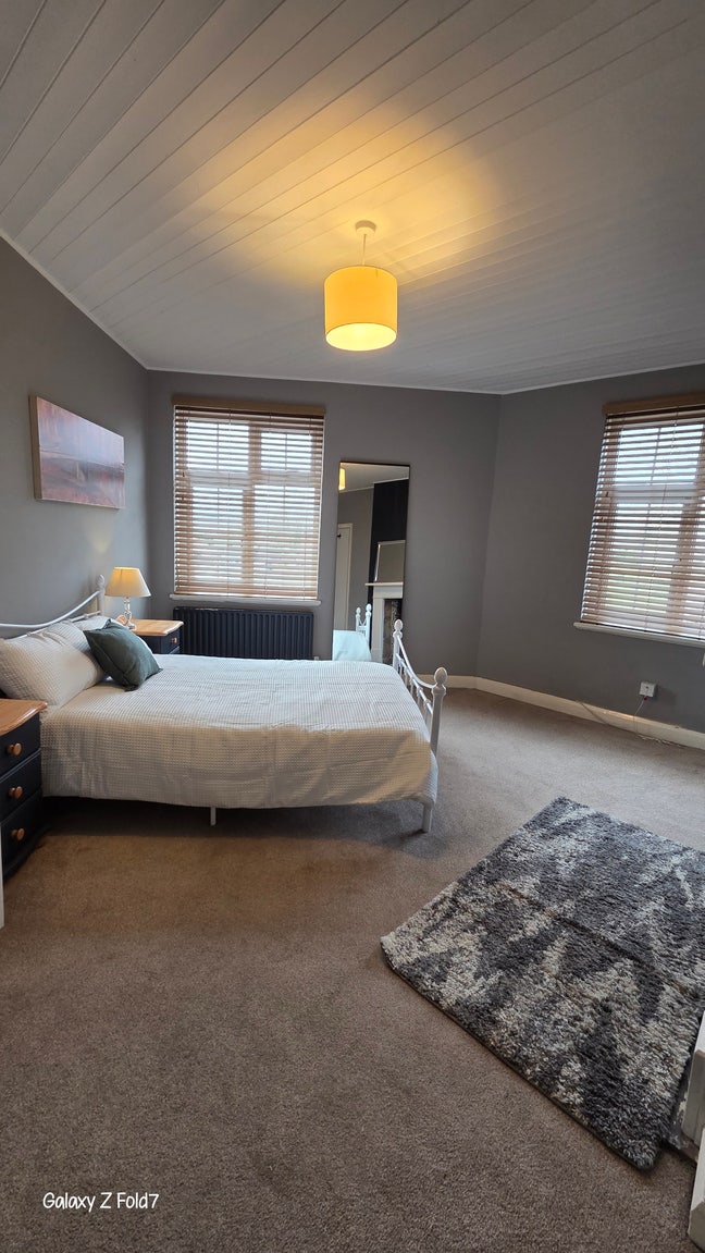 Double room,  strong WiFi, parking available near. Main Photo