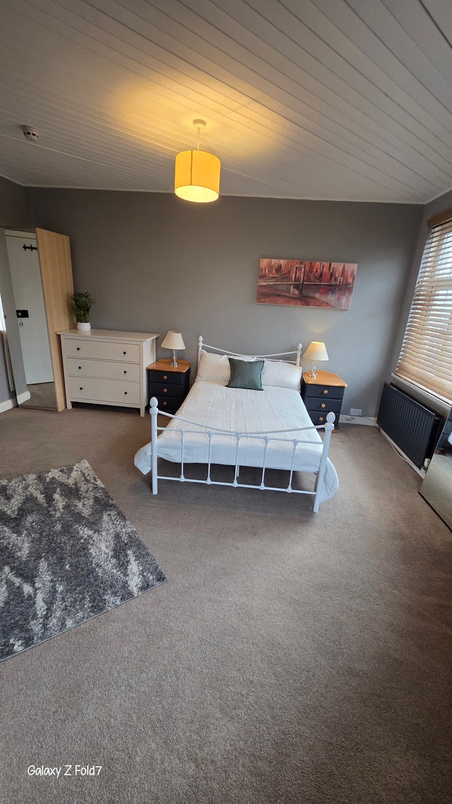 Double room,  strong WiFi, parking available near. Main Photo