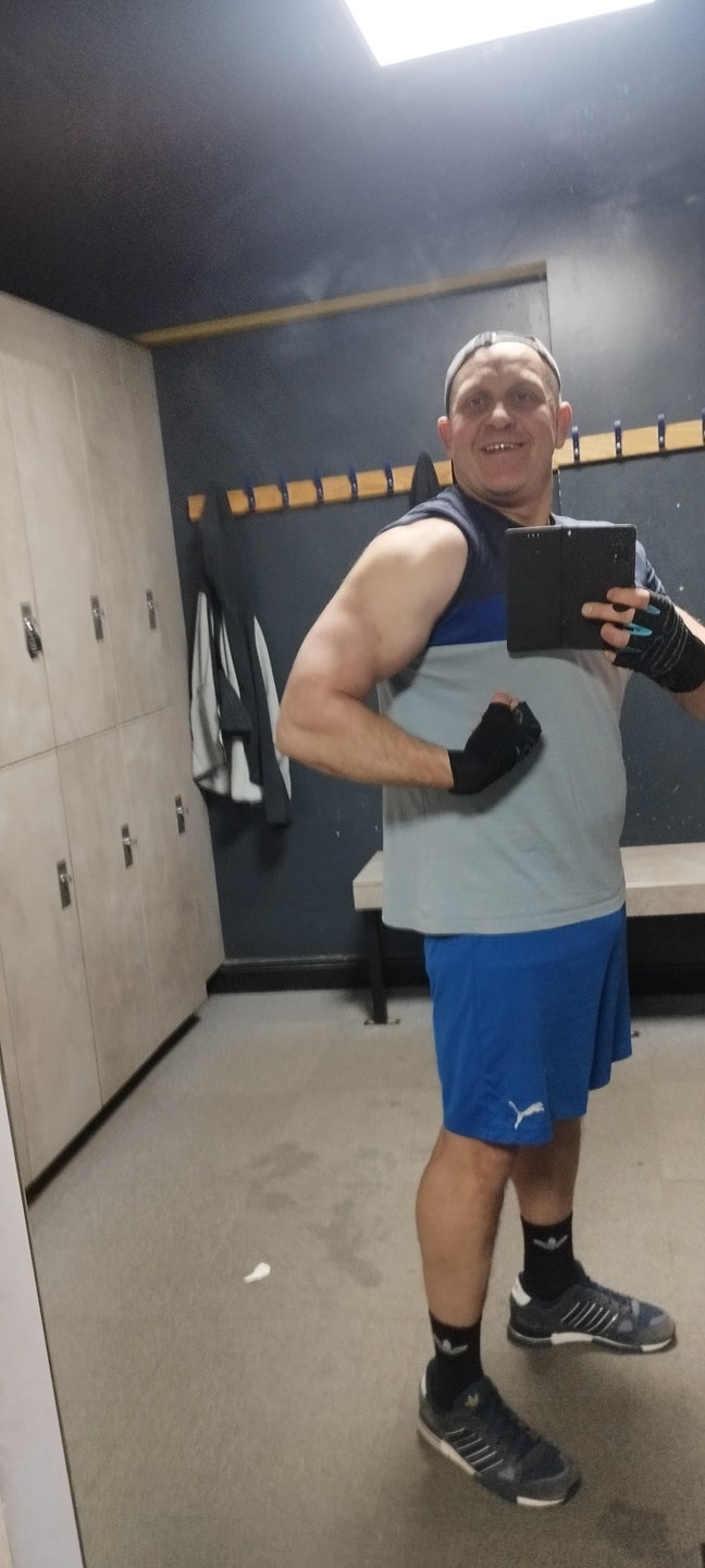 Professional Male seeks a single or double room Main Photo