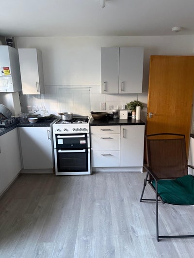 2 bedrooms available in Brixton  Main Photo