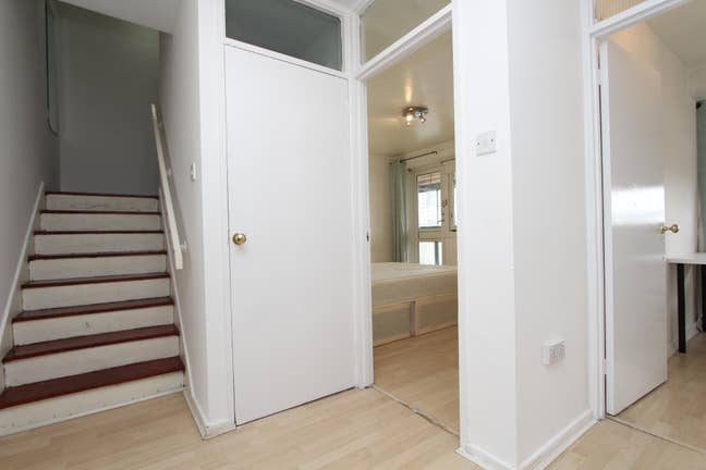 Last 2 Rooms! Amazing 3Beds Flat in Central Area Main Photo