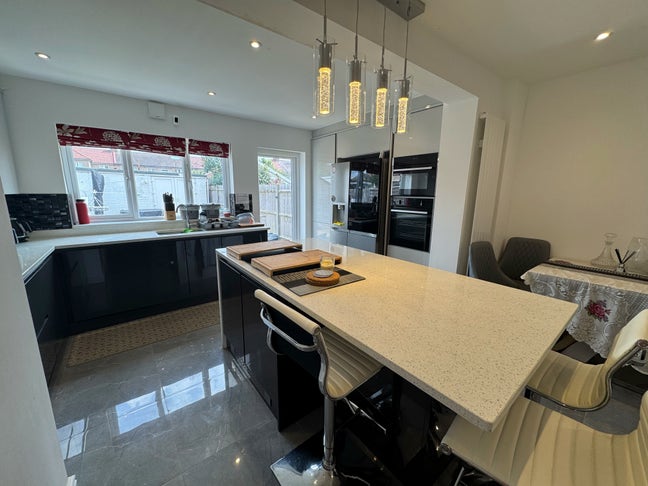 Beautiful Loft En-suite Bedroom Main Photo