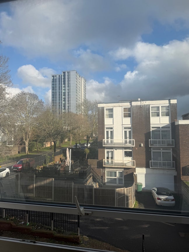 Bright Room near Primrose Hill ( 5-min walk) Main Photo