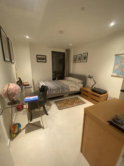 East Village Double Room, 2 Professional Flatmates Main Photo