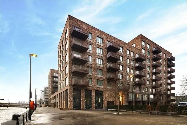 **E16/Book This Modern Double Room in Docklands** Main Photo